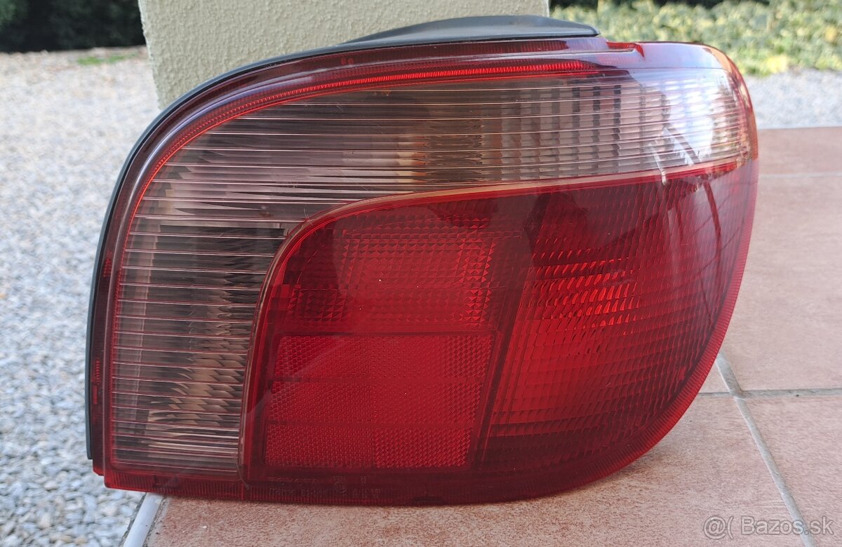 Zadne svetla prave zadne svetlo Toyota Yaris,original Toyota