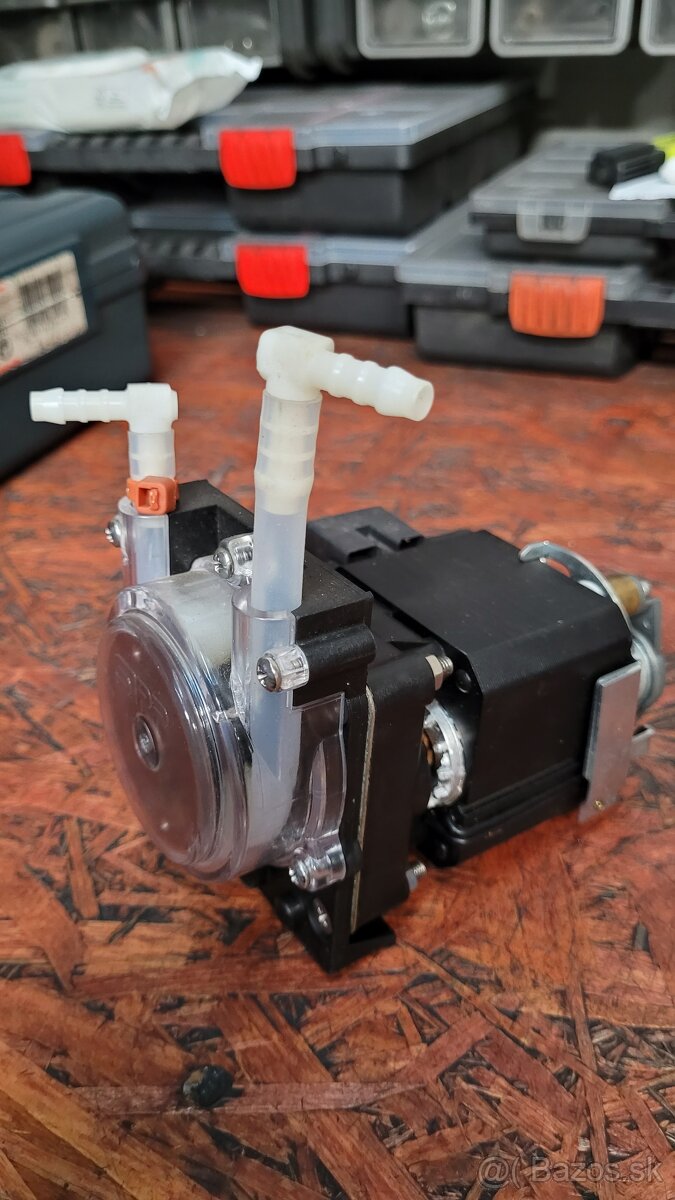 Čerpadlo ,peristalicka pumpa na olej.