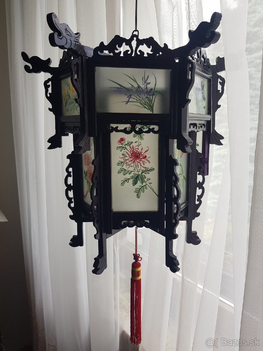 Čínsky drevený luster