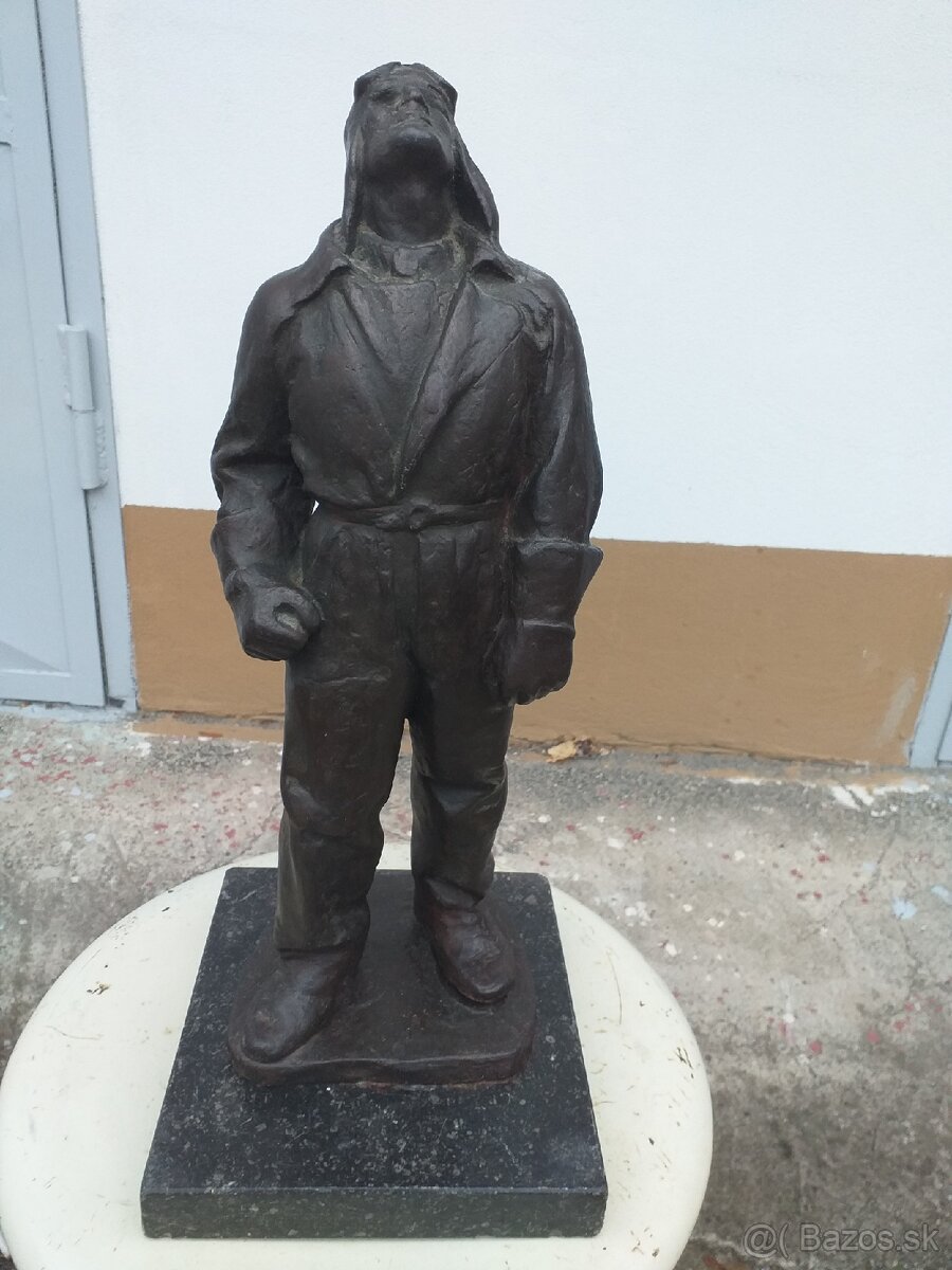 Socha letca m.r.stefanika