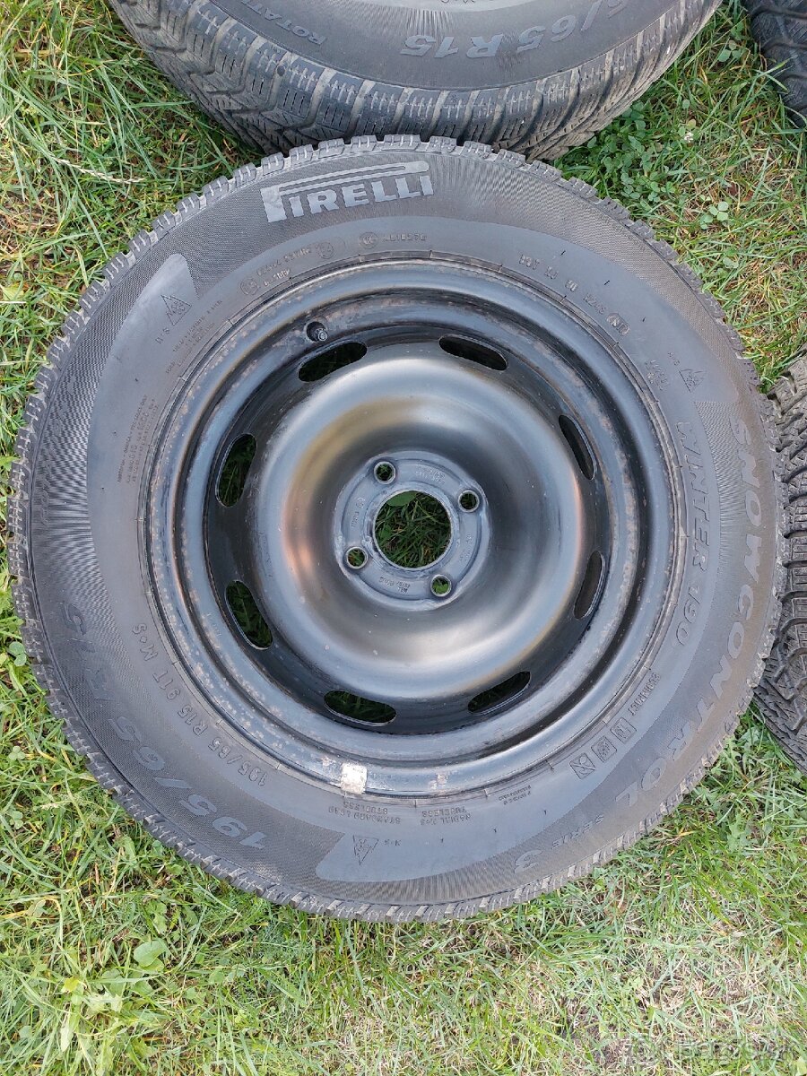 Zimné pneu Pirelli 195/65 R15 + disky