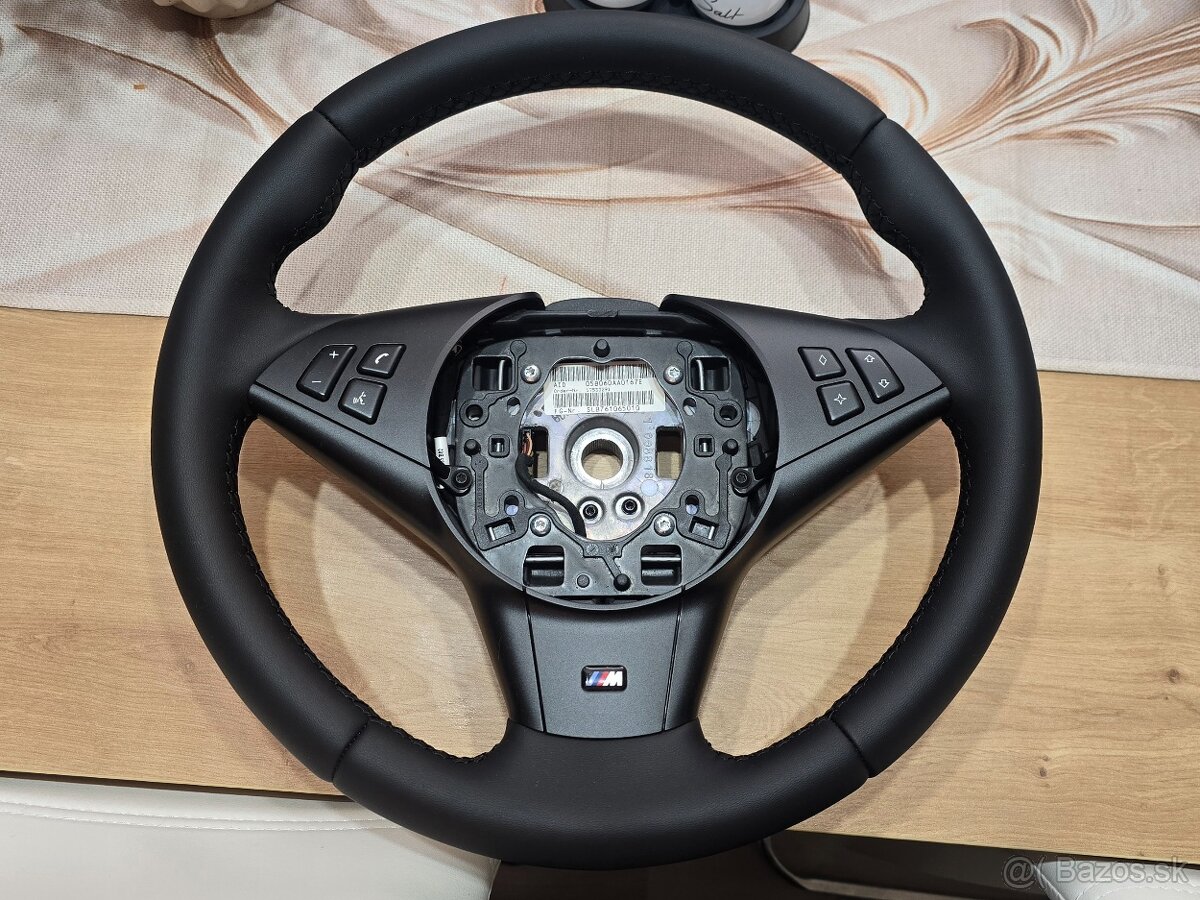 VOLANT BMW E60 E61 E60M E61M E63 E63M M5 BMW M6 packet