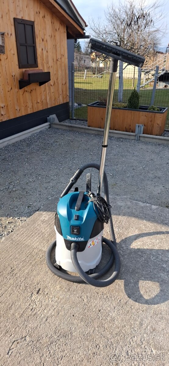 Priemyselný vysávač MAKITA