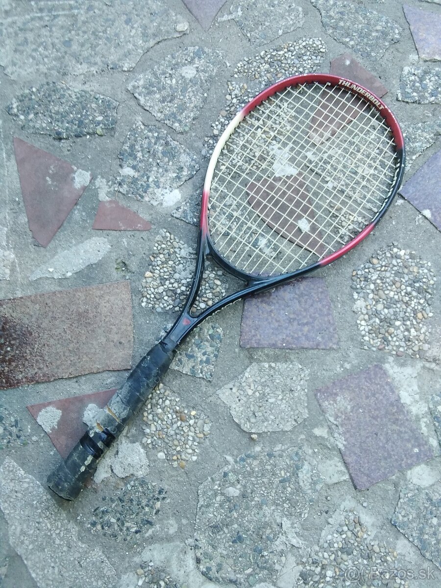 Tenisová raketa DONNAY Thunderbolt.