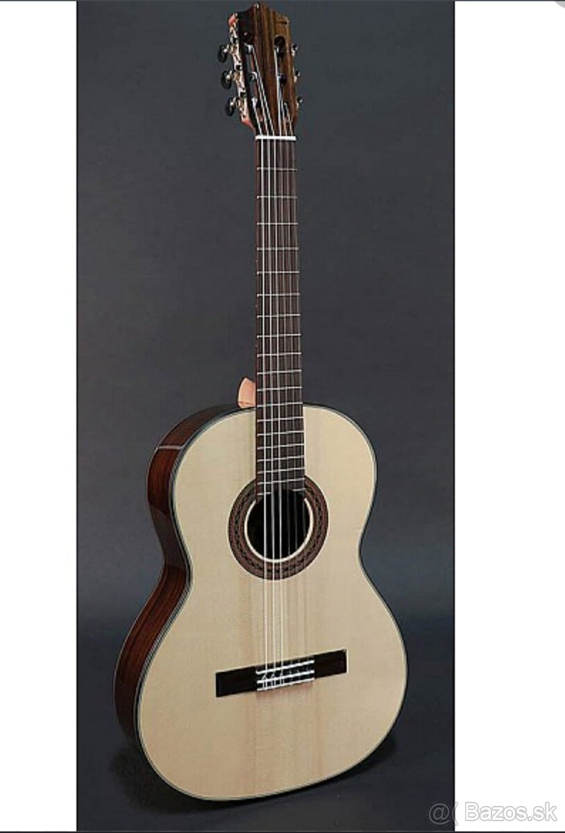 Predám gitaru Martinez MCG-58 S s púzdrom.