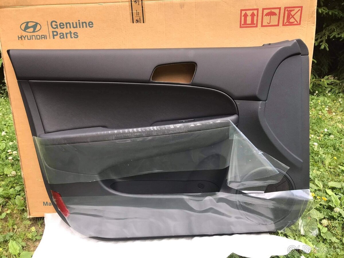 ový dverový panel na Hyundai I30