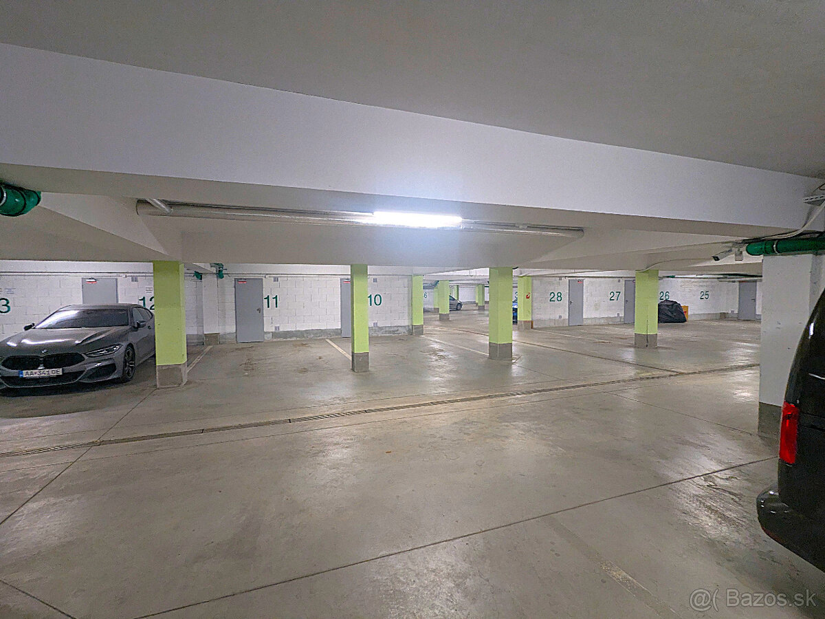 VNÚTORNÉ park.miesto blízko CENTRA, "REZIDENCIA PARK KOŠICE