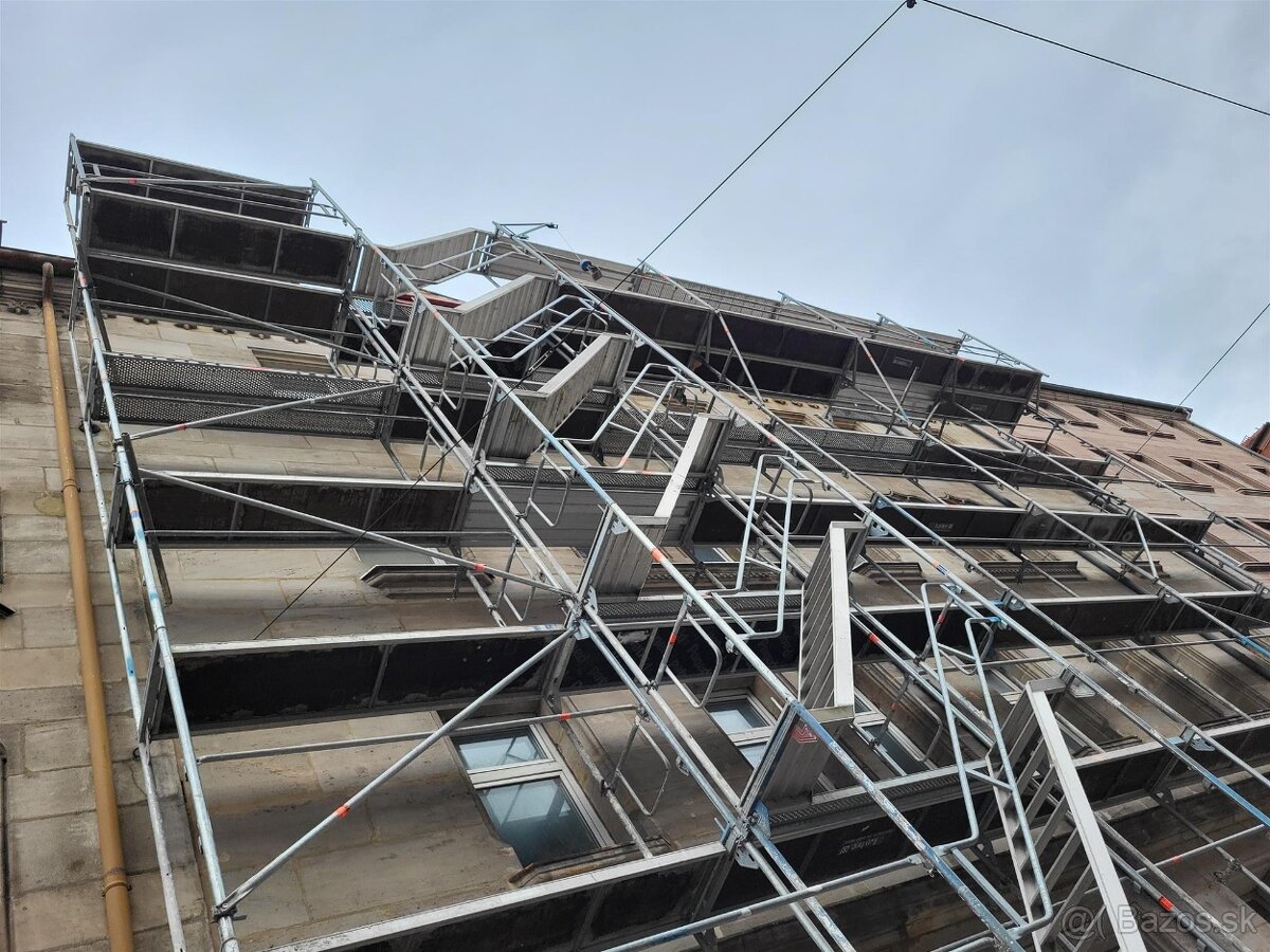 Lešenári