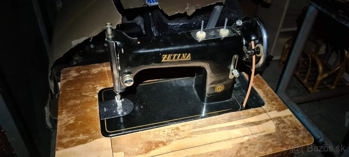 Šijací stroj Zetina