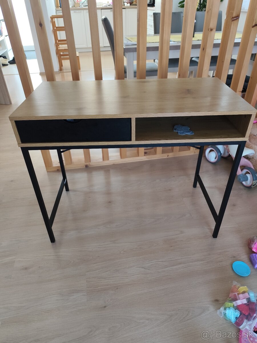 Písací stolík