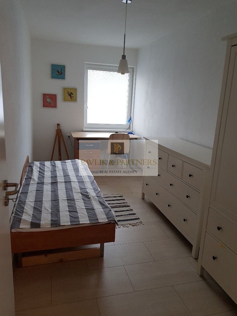 PRIESTRANNY 4i BYT S GARAZOU,PIVNICOU,KOMOROU a ZAHRADOU