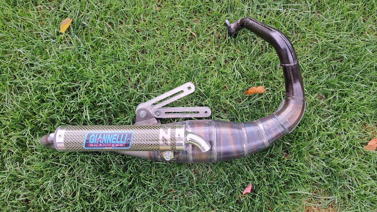 Ladeny vyfuk GIANNELLI ,SKUTER