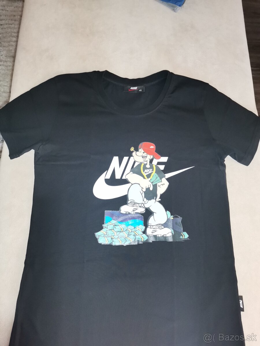 Čierne tričko NIKE