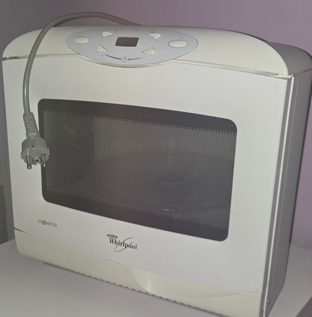 Predám mikrovlnnú rúru