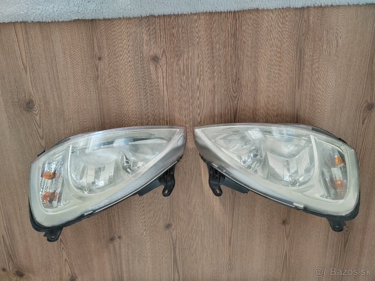 Opel Corsa C predné svetlá