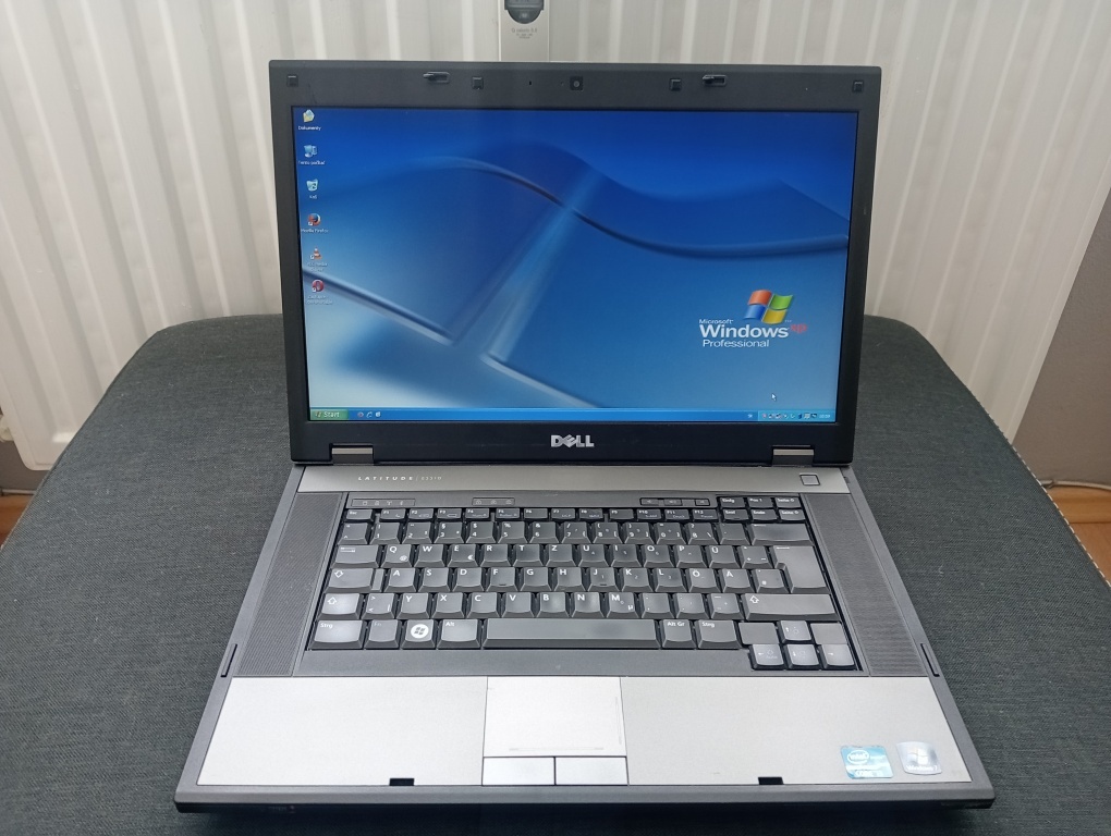 predám Dell Latitude e5510 ,Intel® Core™i3 , RS232 , Win XP