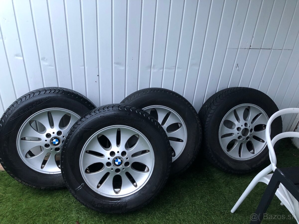 Pneumatiky 235/65 R17 na diskoch