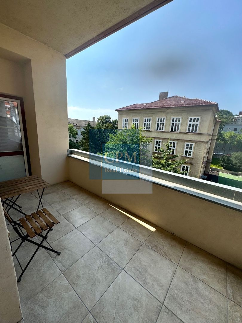 Ponúkame na prenájom 3. izbový veľký byt v centre mesta na Z