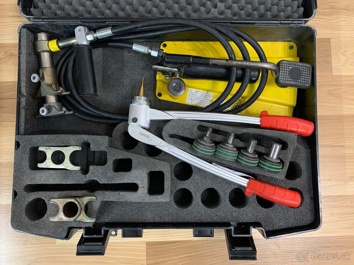 Hydraulický lis REHAU Rautool H1 (Lisovačka)