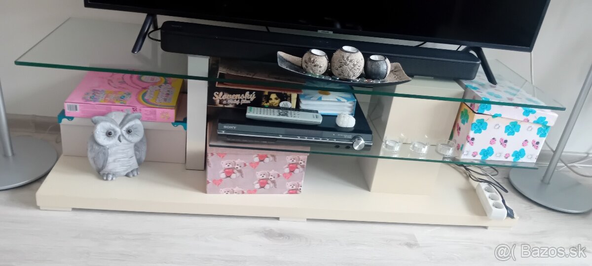 Konferenčný stolik