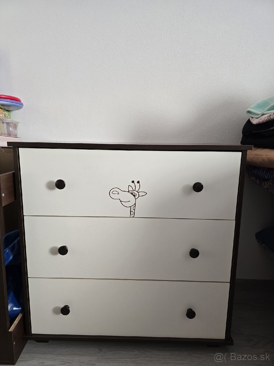 Komoda so žirafkou Klups