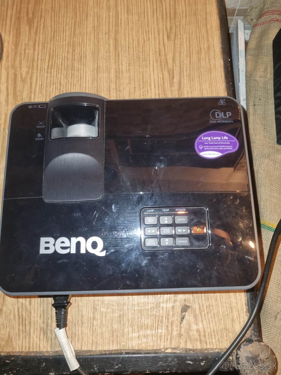 Predám projektor BenQ MW621ST – výborný stav, málo používaný