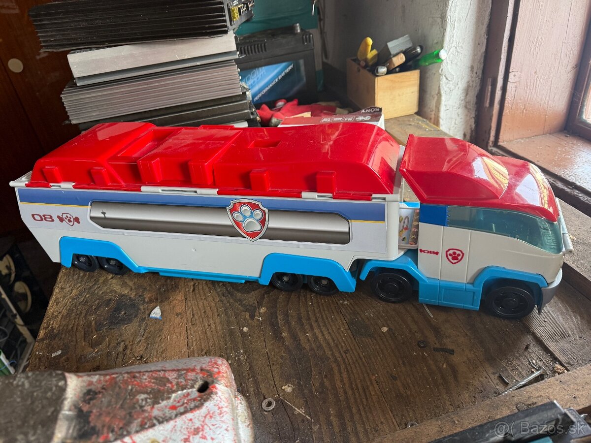 Tlapkova patrola kamion