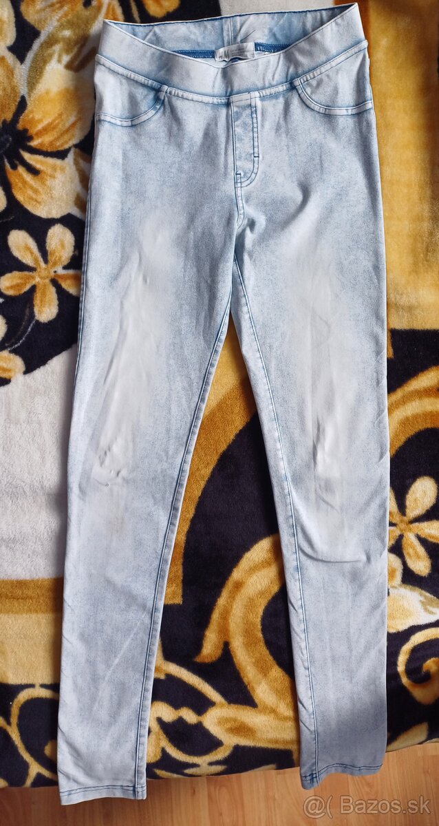 Bledomodré džínsy