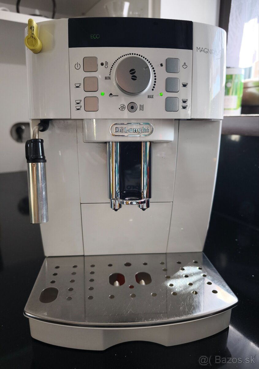 Kávovar Delonghi Magnifica S