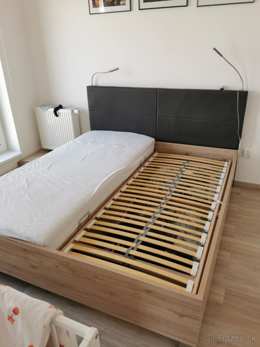 Manželská posteľ