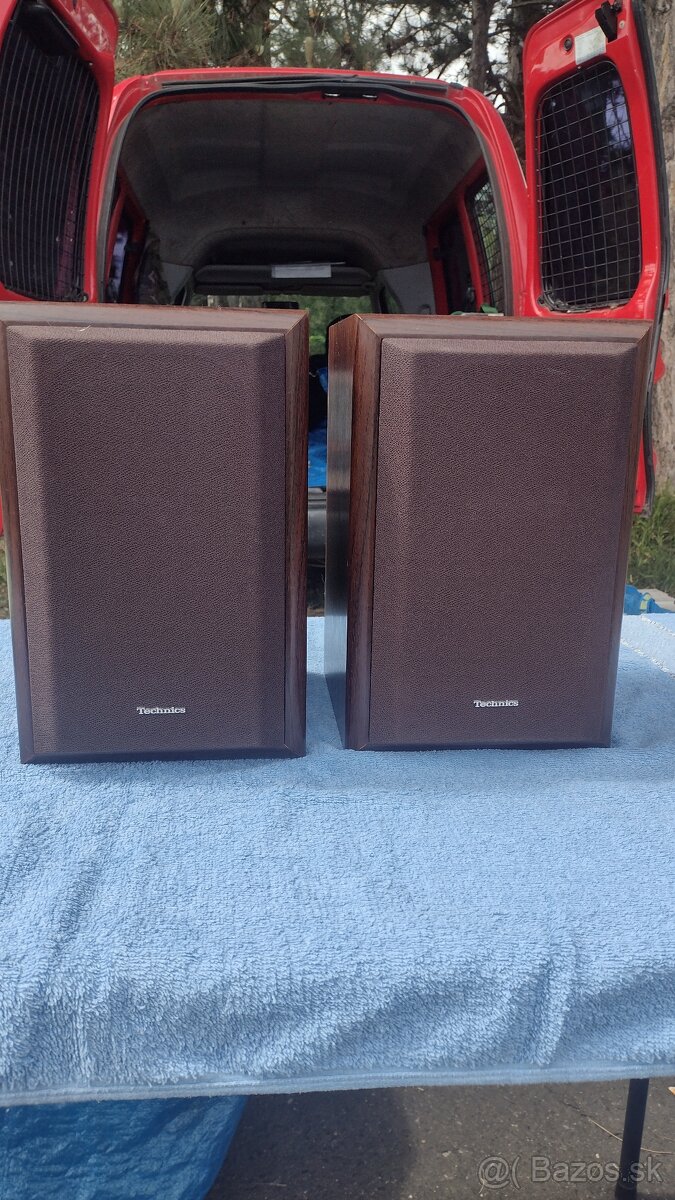 Predám reproduktory Technics cena 100 eur za pár.