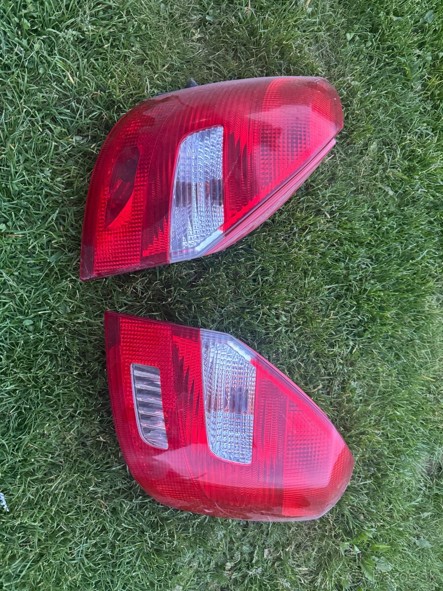 Zadne svetla Škoda Fabia 2