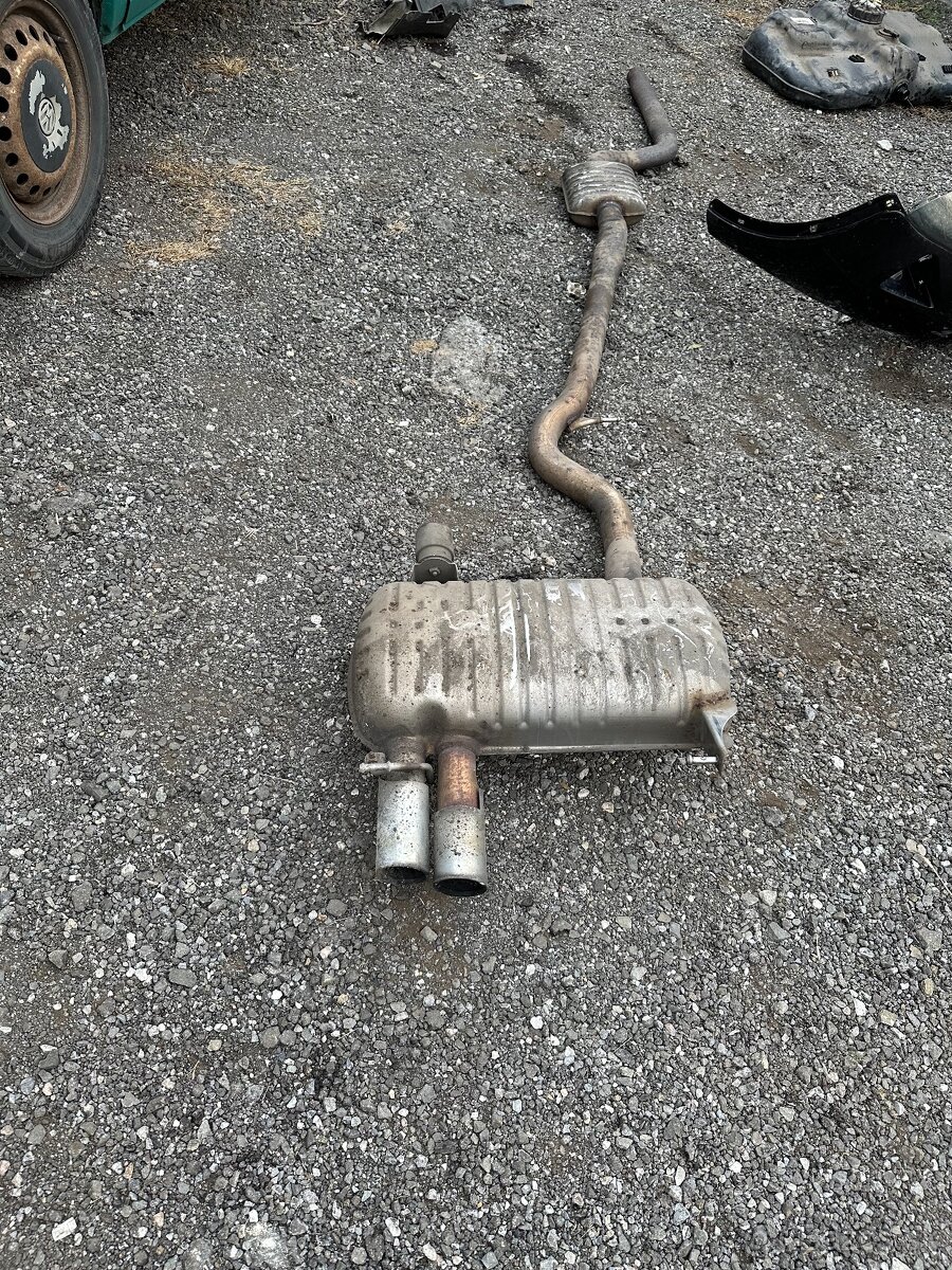 Výfuk bmw e90 330d 325d s dvojitou koncovkou