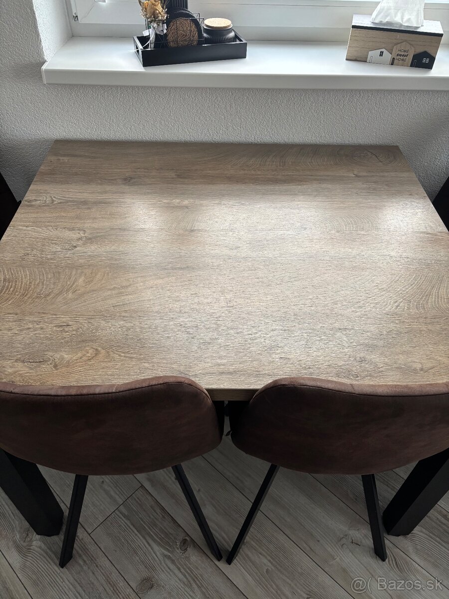 Jedalensky stol +stolicky