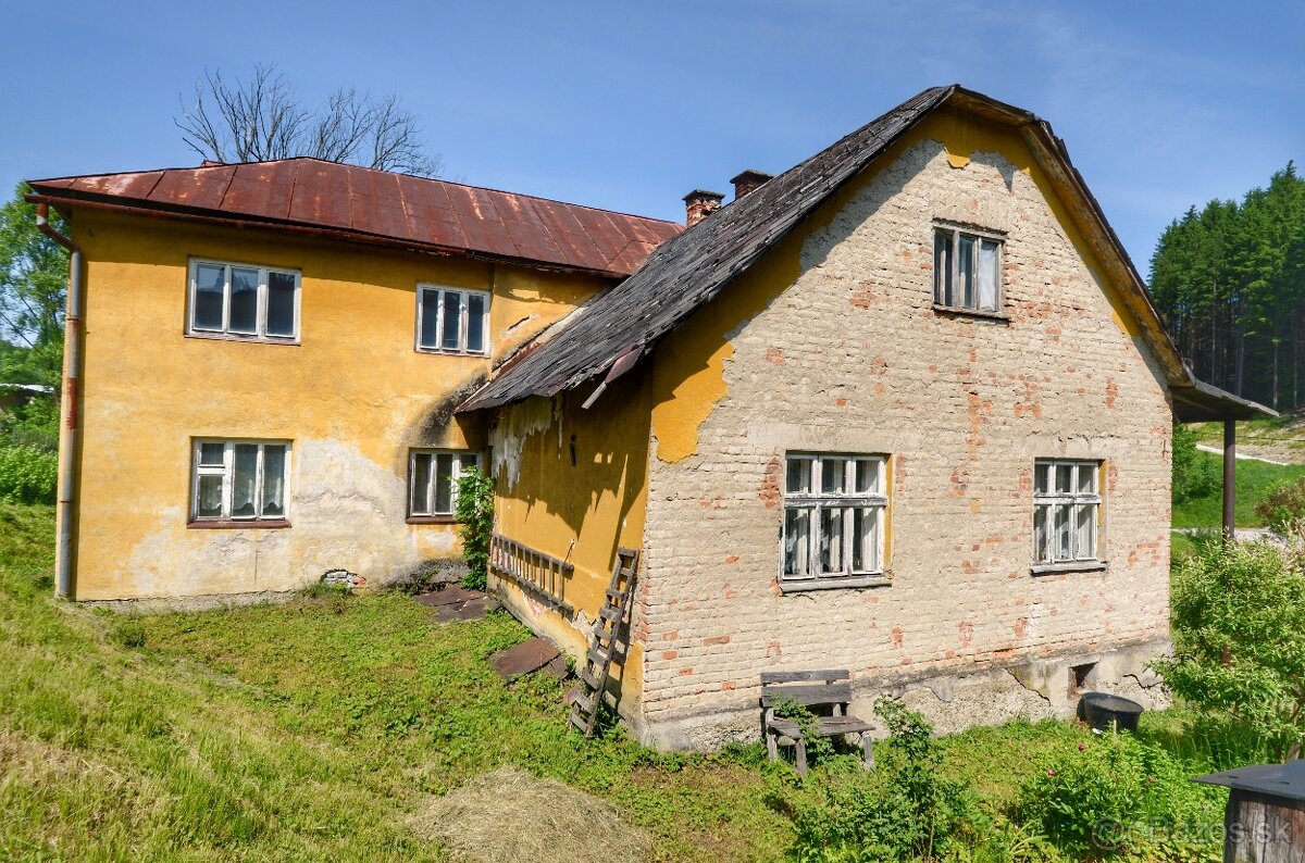 Rod dom s pozemkom vo Svrcinovci