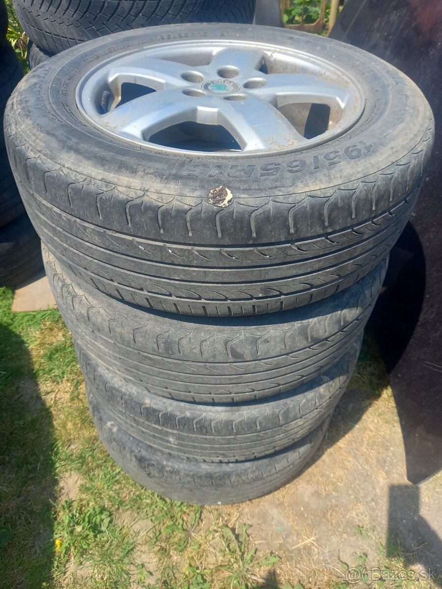 Octavia 1 5/100 r15