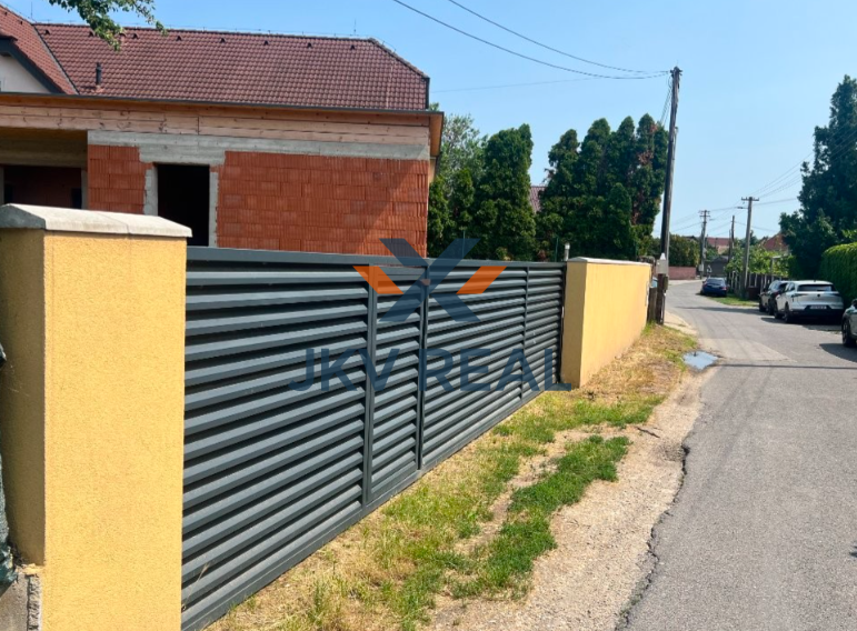 Na predaj dom - hrubá tehlova stavba v Podunajských Biskupic