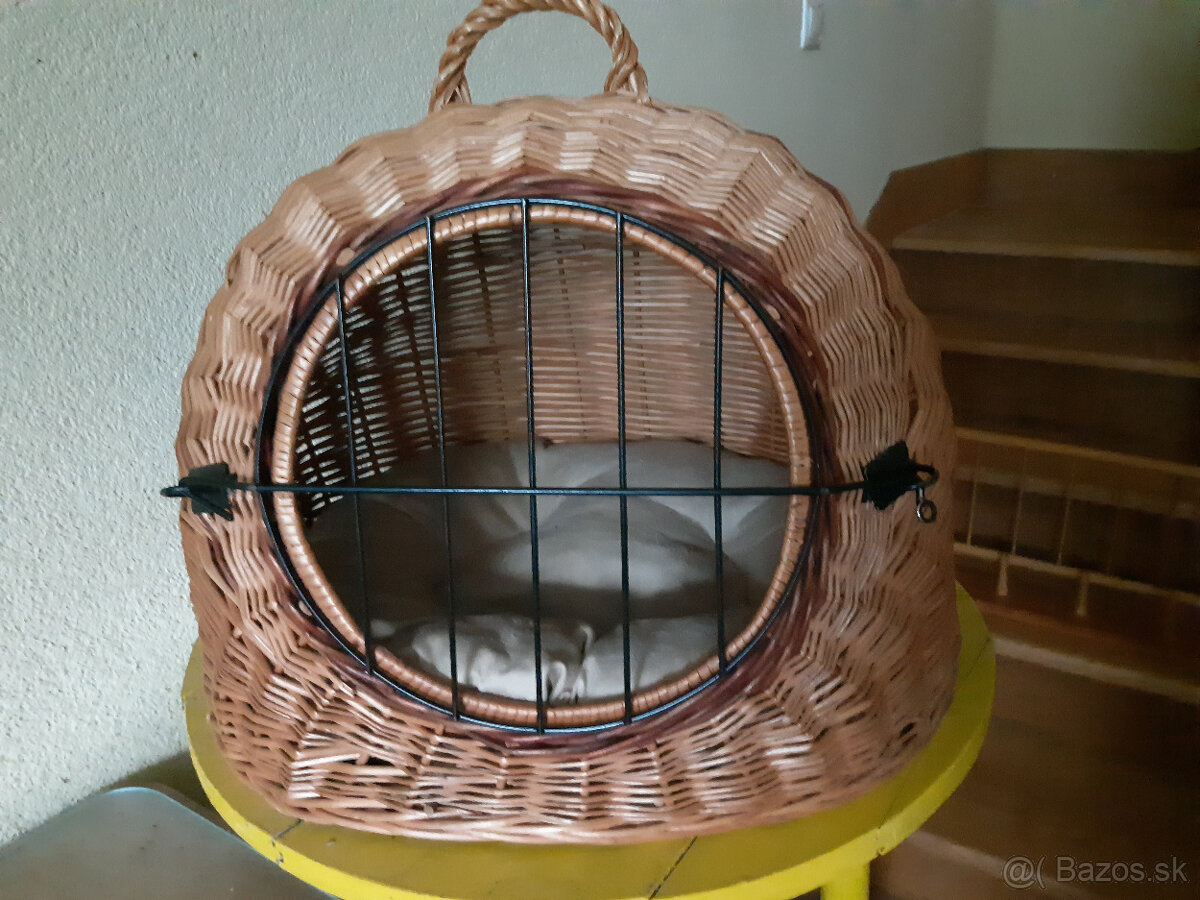Prútený košík pre mačku
