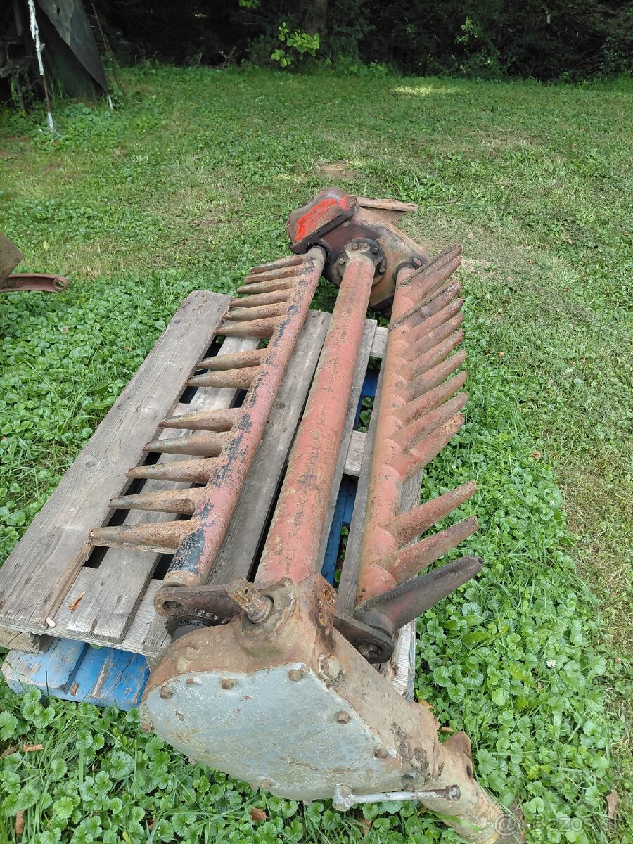 Horal MV3 zberací voz