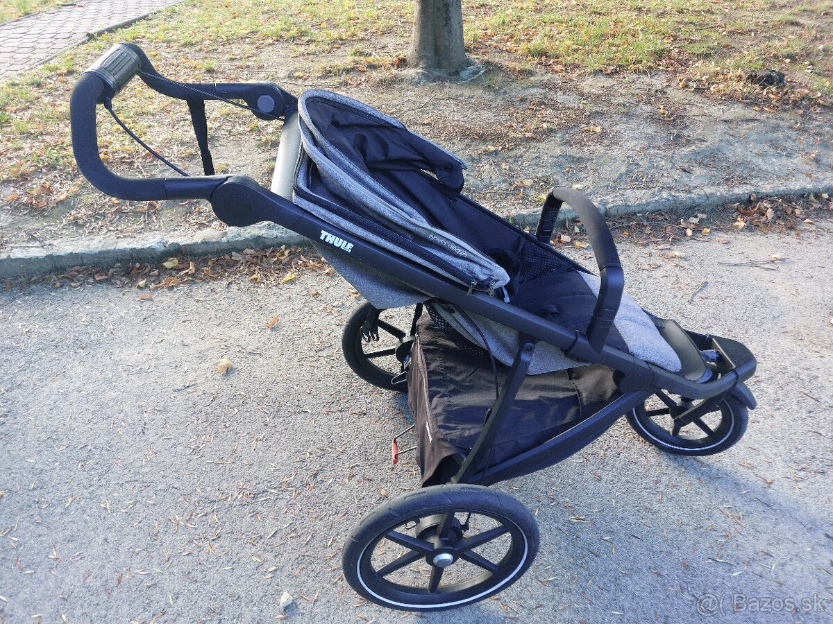 Thule Urban Glide 2 – športový kočík + vanička, čierny rám,