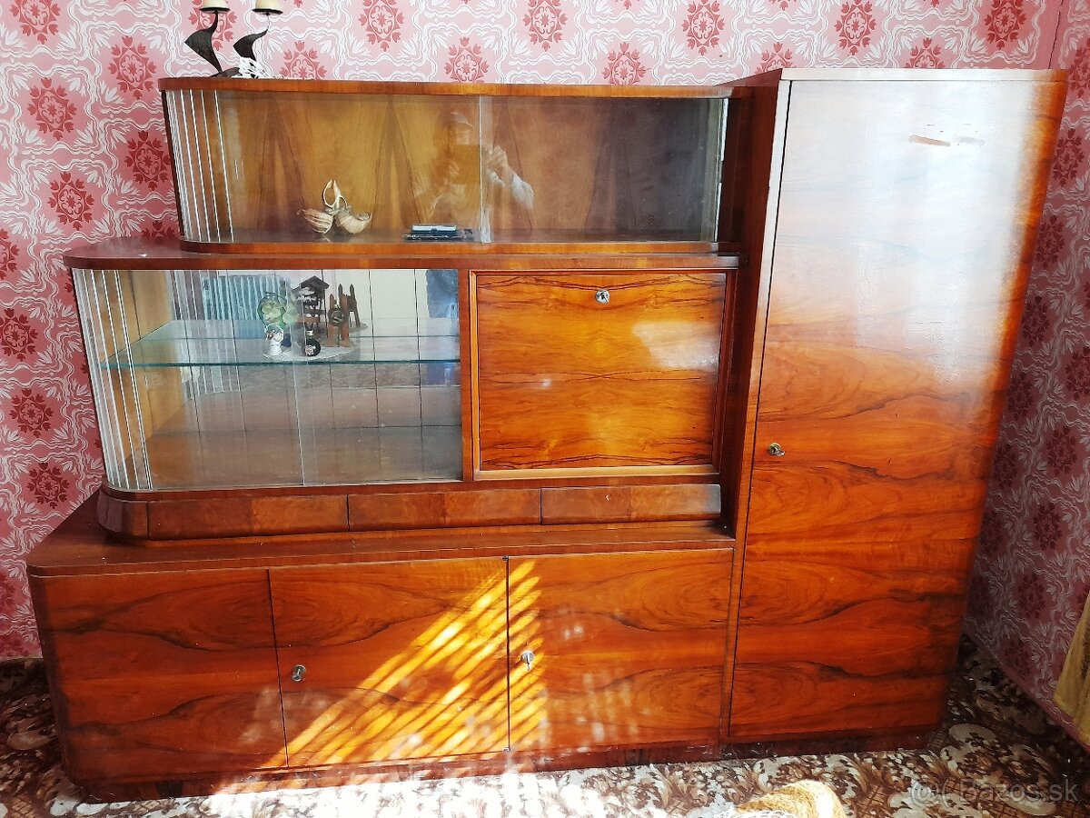 Retro jedálenská skriňa