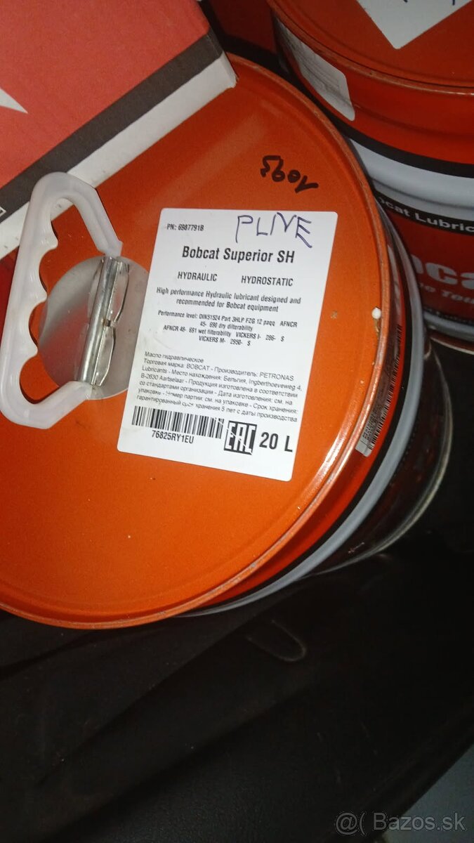 Prodam olej hydraulicky motorovi