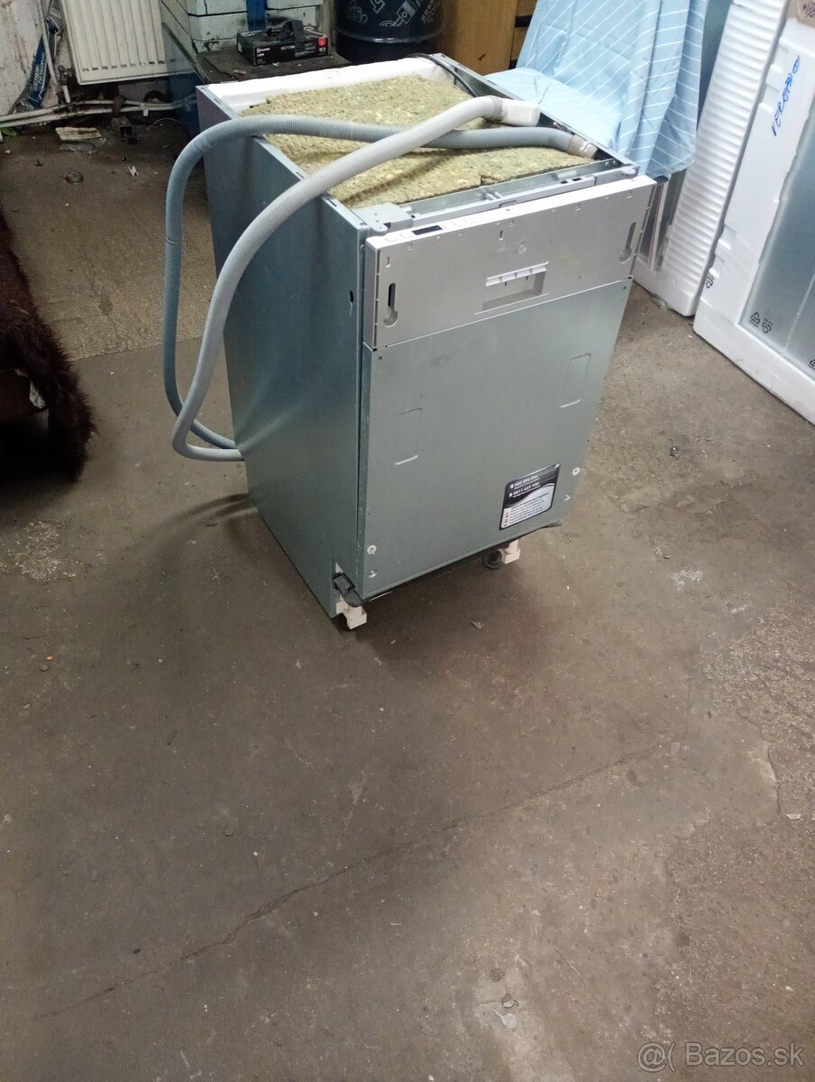 Predám umývačku riadu Hotpoint Ariston 45