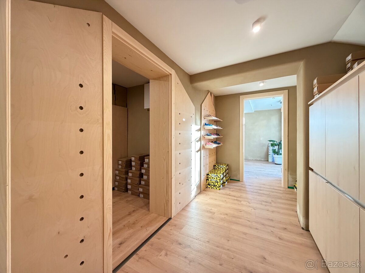 NA PREDAJ I POLYFUNKČNÝ PRIESTOR I 70 m2 v centre mesta