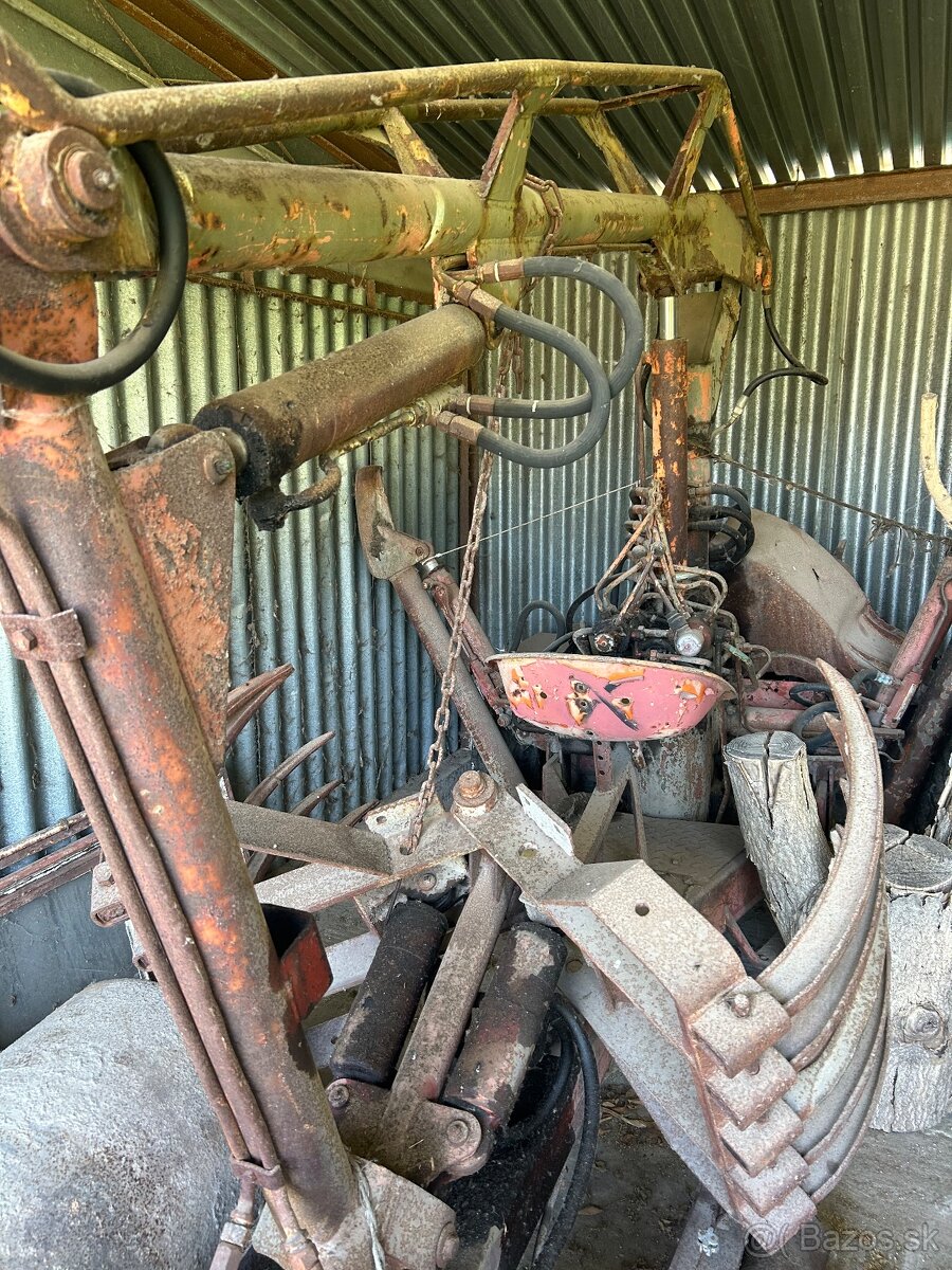 Nakladač UNHZ 500
