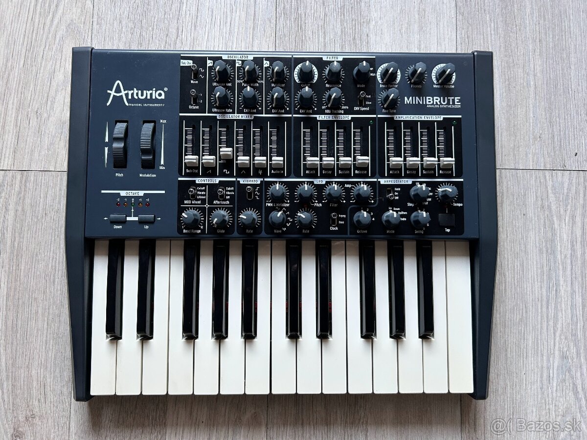 Arturia Minibrute