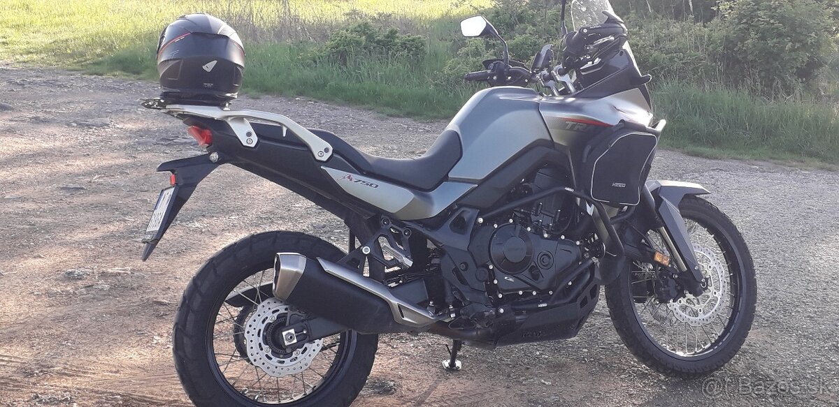 Honda Transalp 750