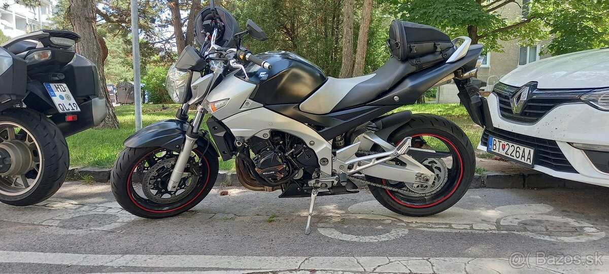 Suzuki GSR 600