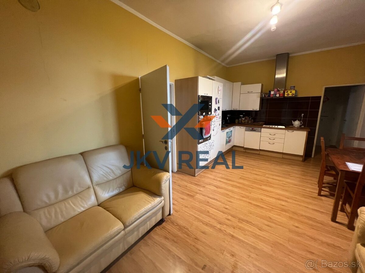 JKV REAL ponúka na predaj rodinný dom v Chynoranoch