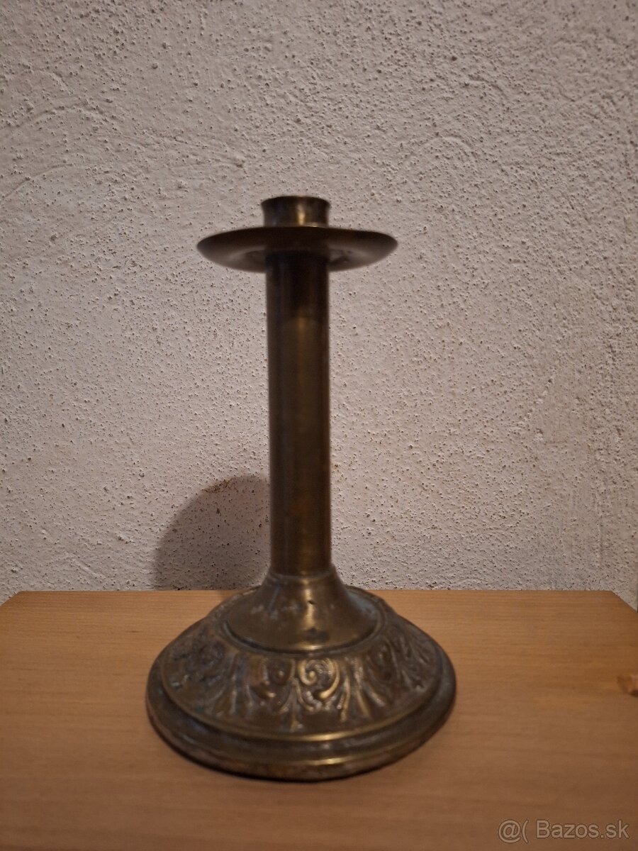 Starožitný svietnik